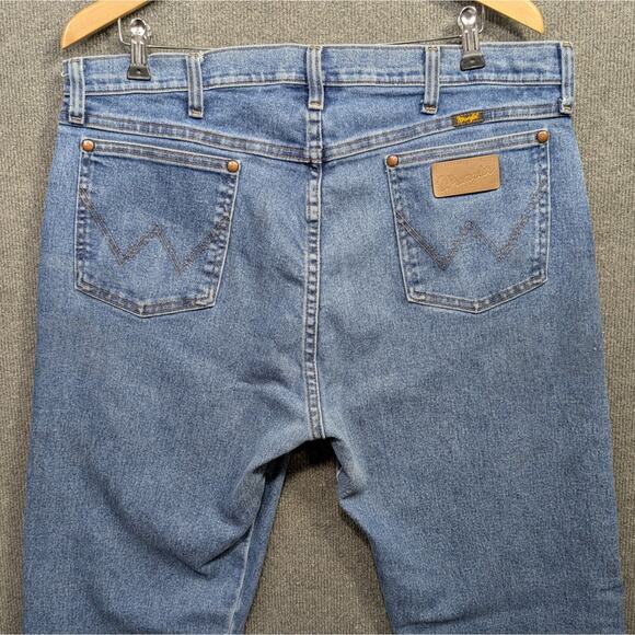 Wrangler Cowboy Cut Jeans Mens 38x34 Original Fit Active Flex Destroyed 13MAFGK - Picture 1 of 14